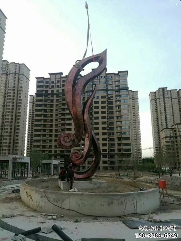 镜面树叶雕塑