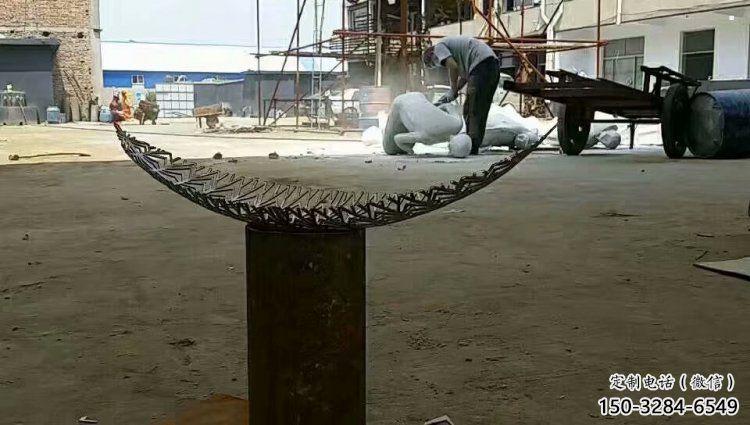 镂空树叶雕塑制作，公园小品，镜面镂空树叶雕塑优选