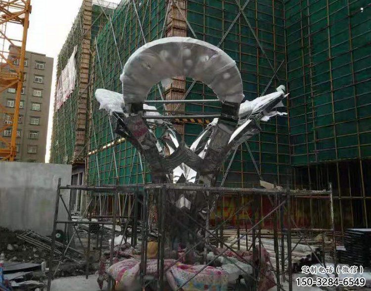 镜面树叶雕塑特供，标识雕塑，不锈钢镜面树叶雕塑生产