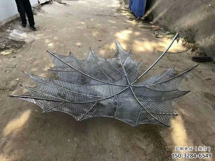 镂空树叶雕塑生产商，城市雕塑，铁艺树叶雕塑制造厂家