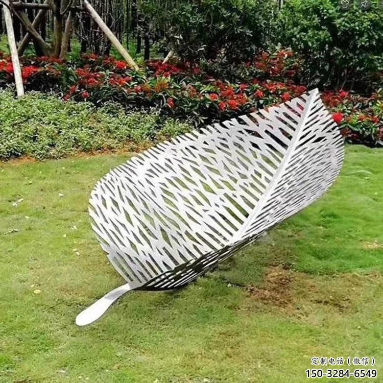 镂空树叶雕塑制作，公园雕塑，铁艺树叶雕塑常用