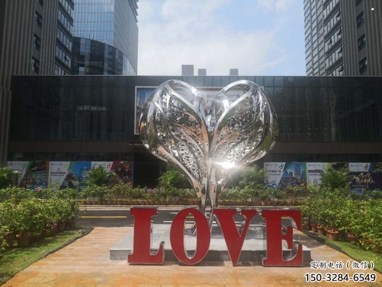 彩绘景观love雕塑生产，景区案例，彩绘不锈钢love雕塑优选