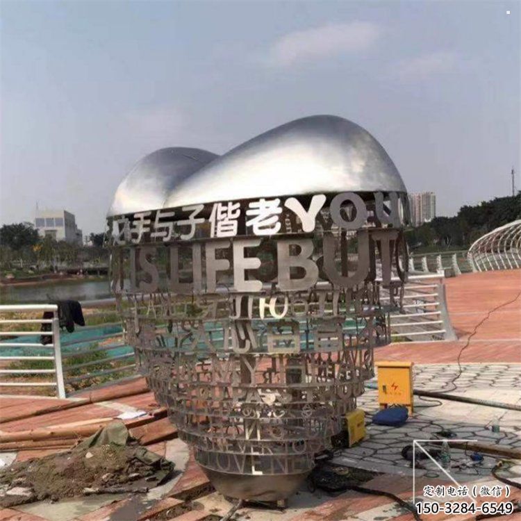 心形球雕塑观赏型，街景小品，不锈钢心形球雕塑常用