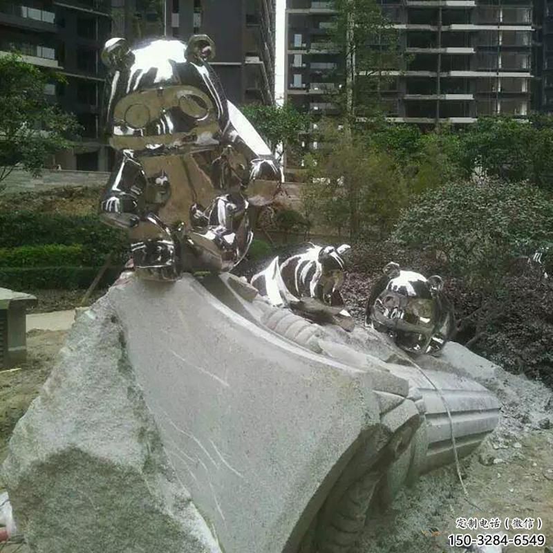 熊猫雕塑摆件优选，陆地摆件，园林不锈钢熊猫雕塑供应