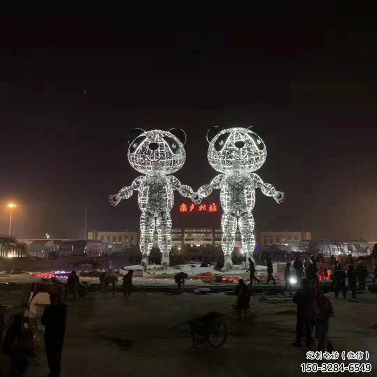 金属熊猫雕塑制造，景观雕塑，镂空熊猫雕塑制作厂家