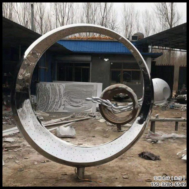 大型月亮雕塑，锻造景观雕塑，镜面工艺