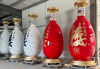 洋酒瓶雕塑预定，小区摆件，玻璃钢洋酒瓶雕塑厂家