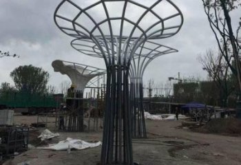 遮阳树雕塑制造，镂空雕塑，不锈钢遮阳树雕塑厂家