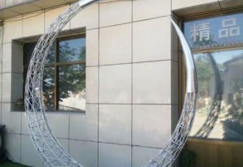 圆环雕塑制造商，小区摆件，白钢镂空圆环雕塑提供