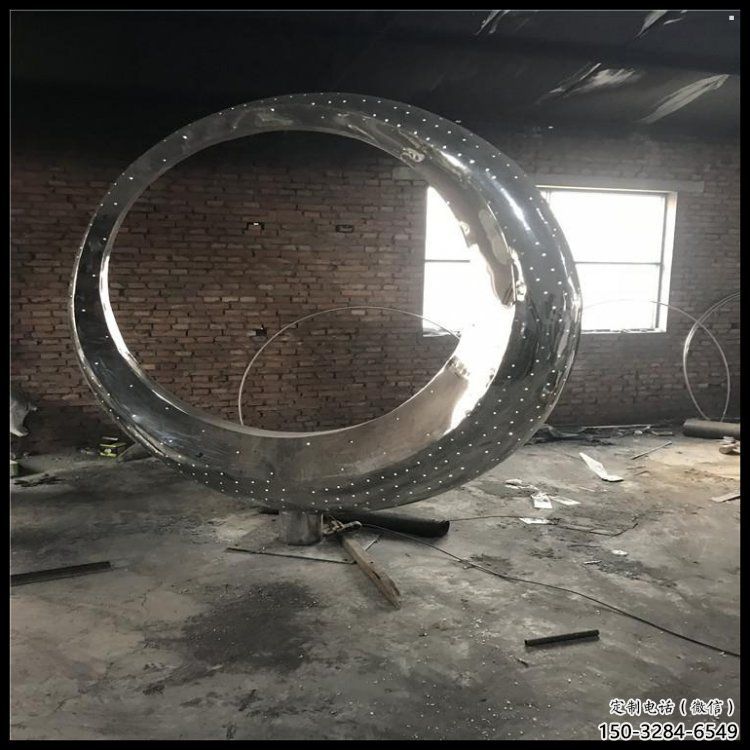 金属月亮船雕塑制作，城市装饰，不锈钢月亮船雕塑标准
