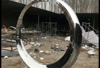 月牙雕塑选用，小区摆件，大型镂空月牙雕塑公司