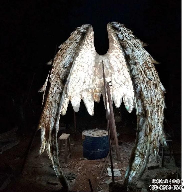 城市翅膀雕塑，网格灯光雕塑，古铜效果
