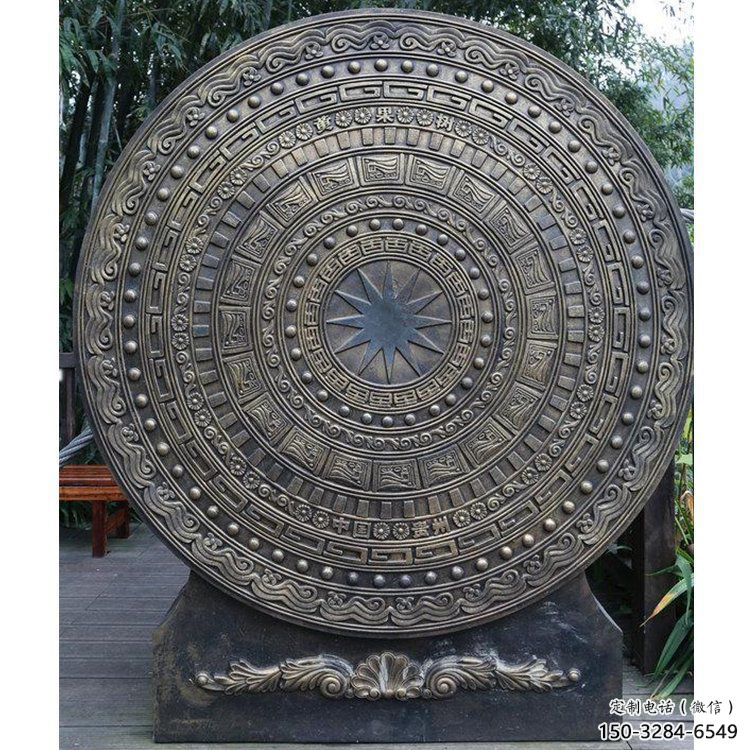 铜鼓雕塑选用，多彩艺术，镂空铜鼓雕塑展品