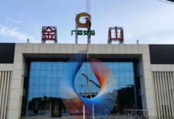 彩绘景观鸟翅雕塑生产，景区案例，不锈钢鸟翅雕塑优选