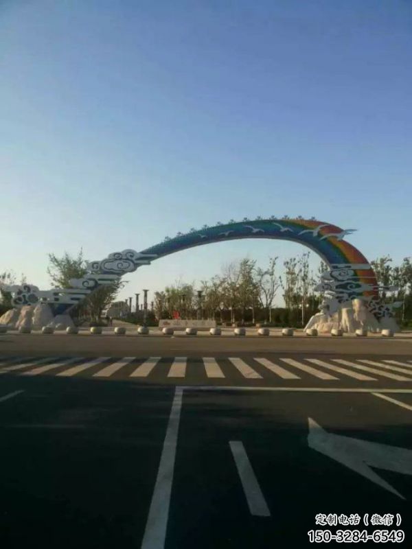 申扎云朵大门雕塑，公园美陈元素，不锈钢云朵大门雕塑