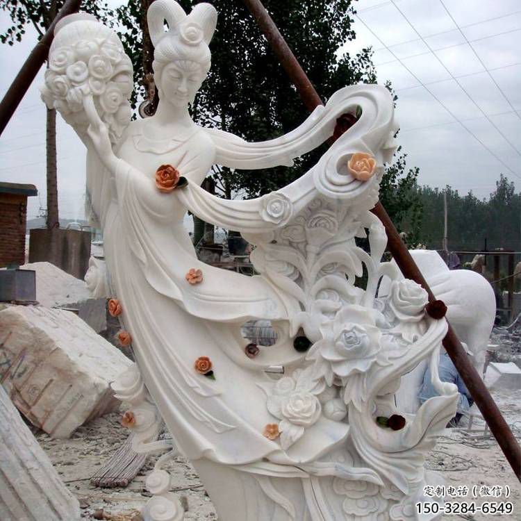 乌鲁木齐公园天女散花雕塑 乌鲁木齐公园天女散花雕塑