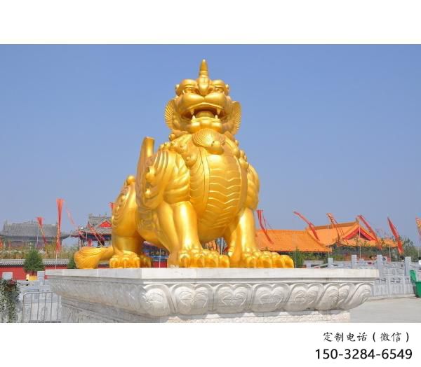 临沧广场貔貅雕塑，动物彩绘雕塑，抽象效果
