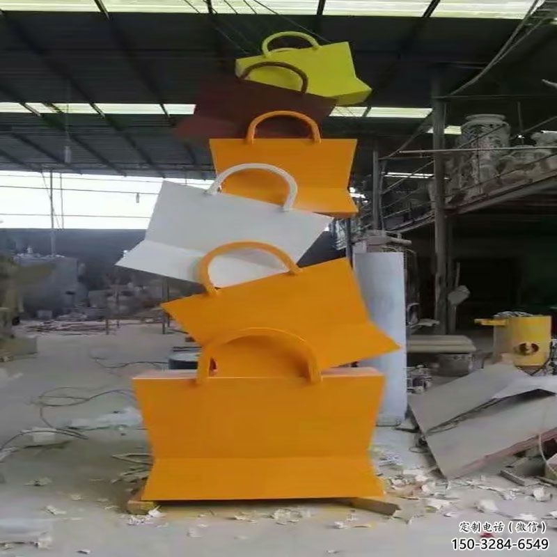 昭通烤漆挎包雕塑制造商，室外软装，景观挎包雕塑制作