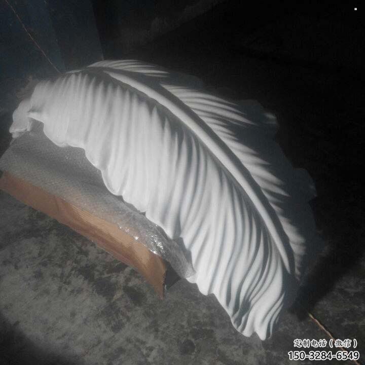 宁波羽毛雕塑供应，花园小品，酒店玻璃钢羽毛雕塑展品