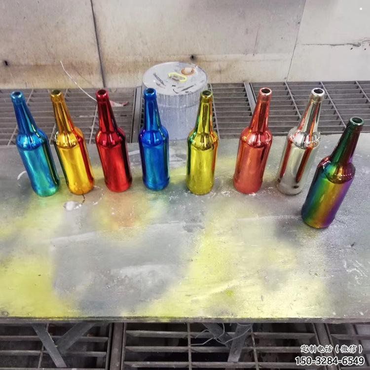 丽水公园啤酒瓶雕塑定价，村标概念，玻璃钢啤酒瓶雕塑选用