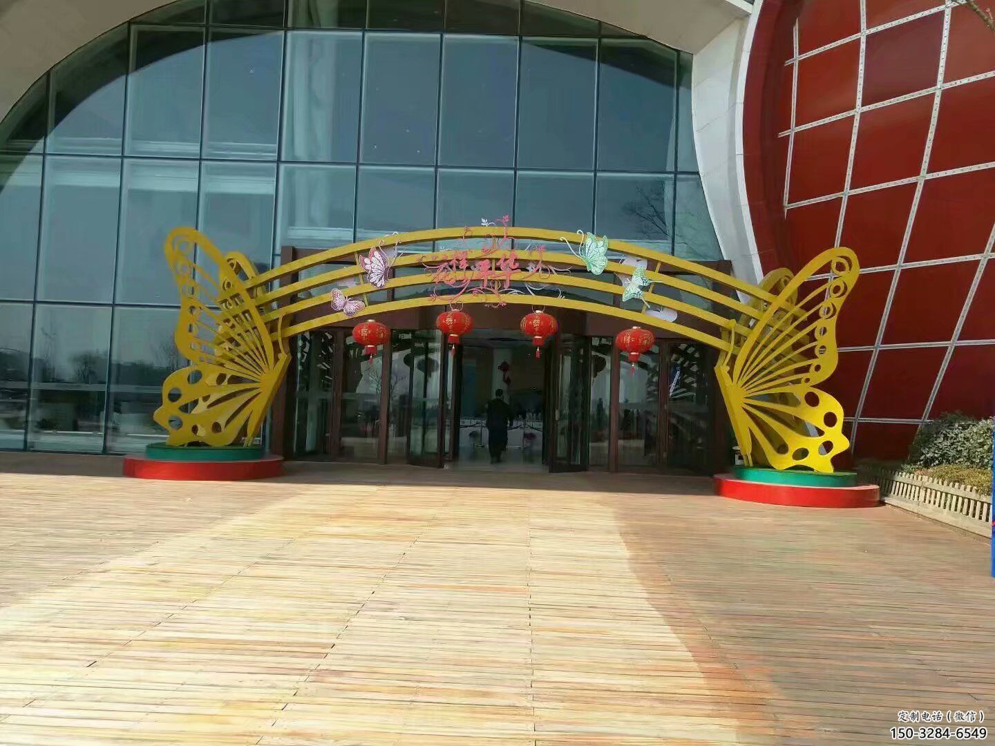 蝴蝶大门雕塑，烤漆不锈钢大门雕塑制作